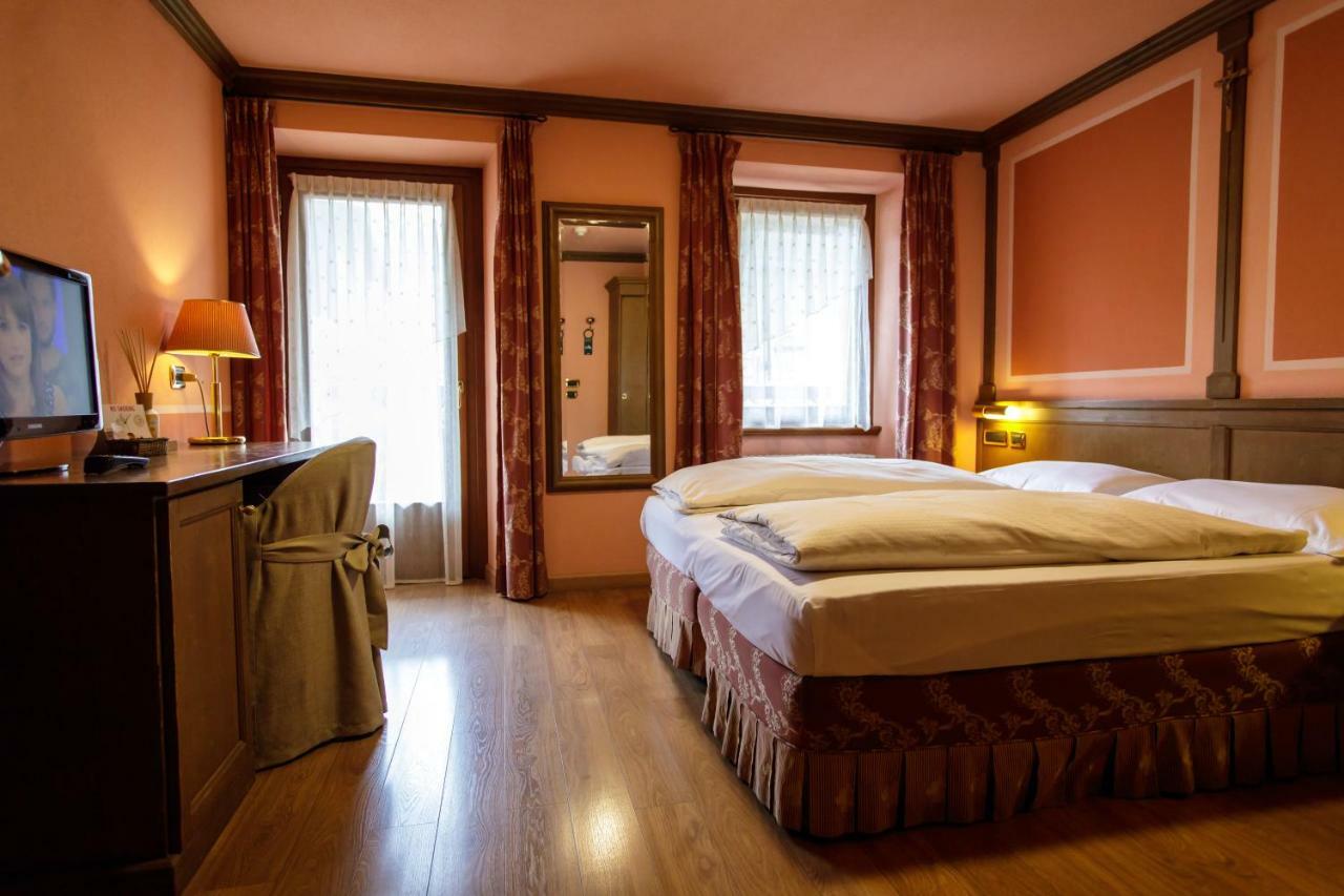 Hotel Compagnoni リヴィーニョ エクステリア 写真