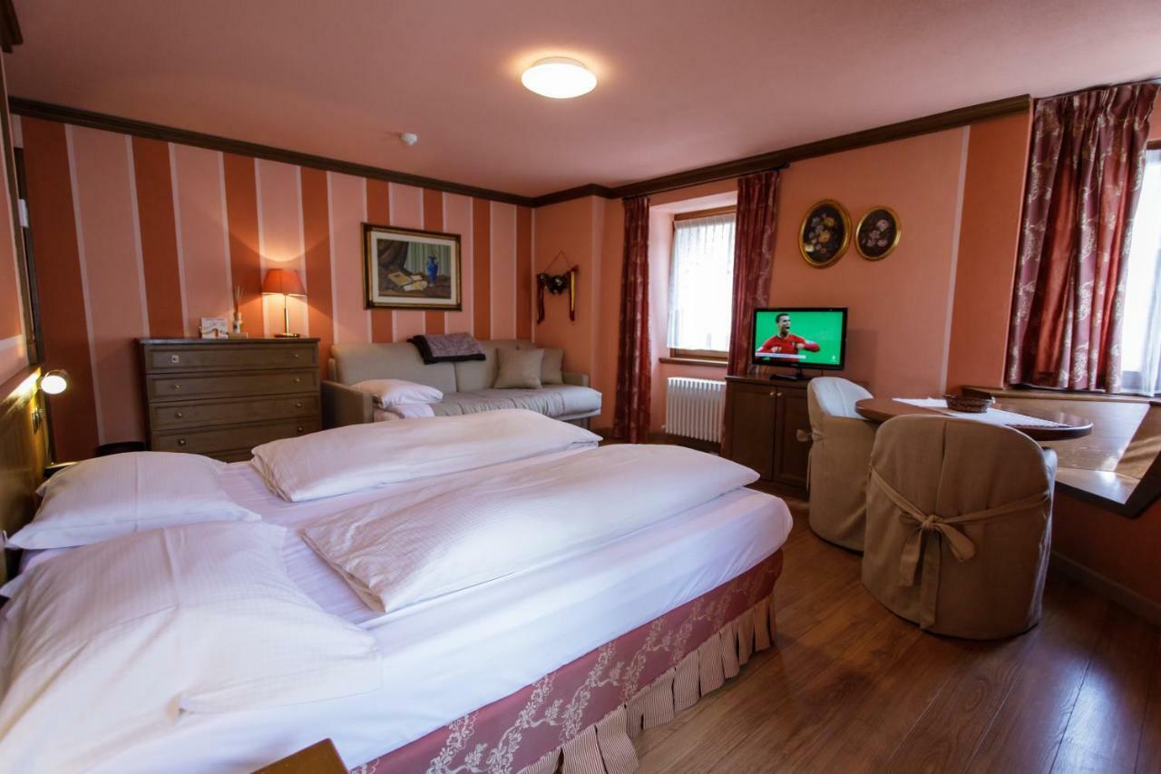 Hotel Compagnoni リヴィーニョ エクステリア 写真