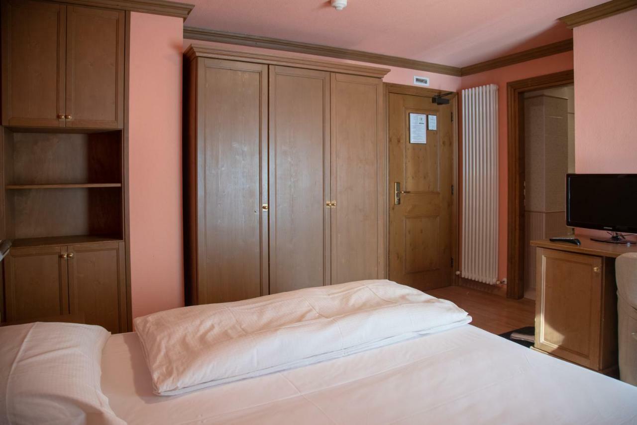 Hotel Compagnoni リヴィーニョ エクステリア 写真
