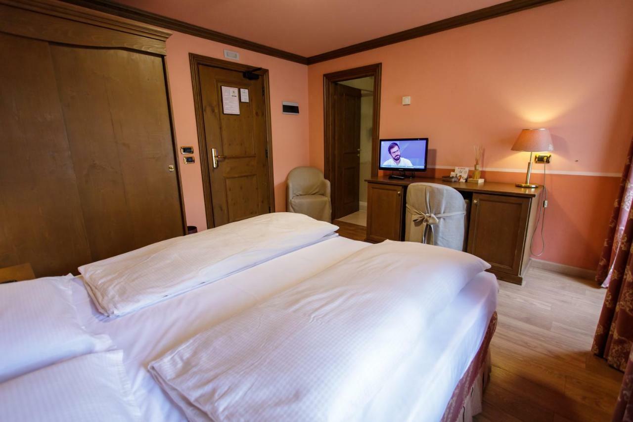 Hotel Compagnoni リヴィーニョ エクステリア 写真