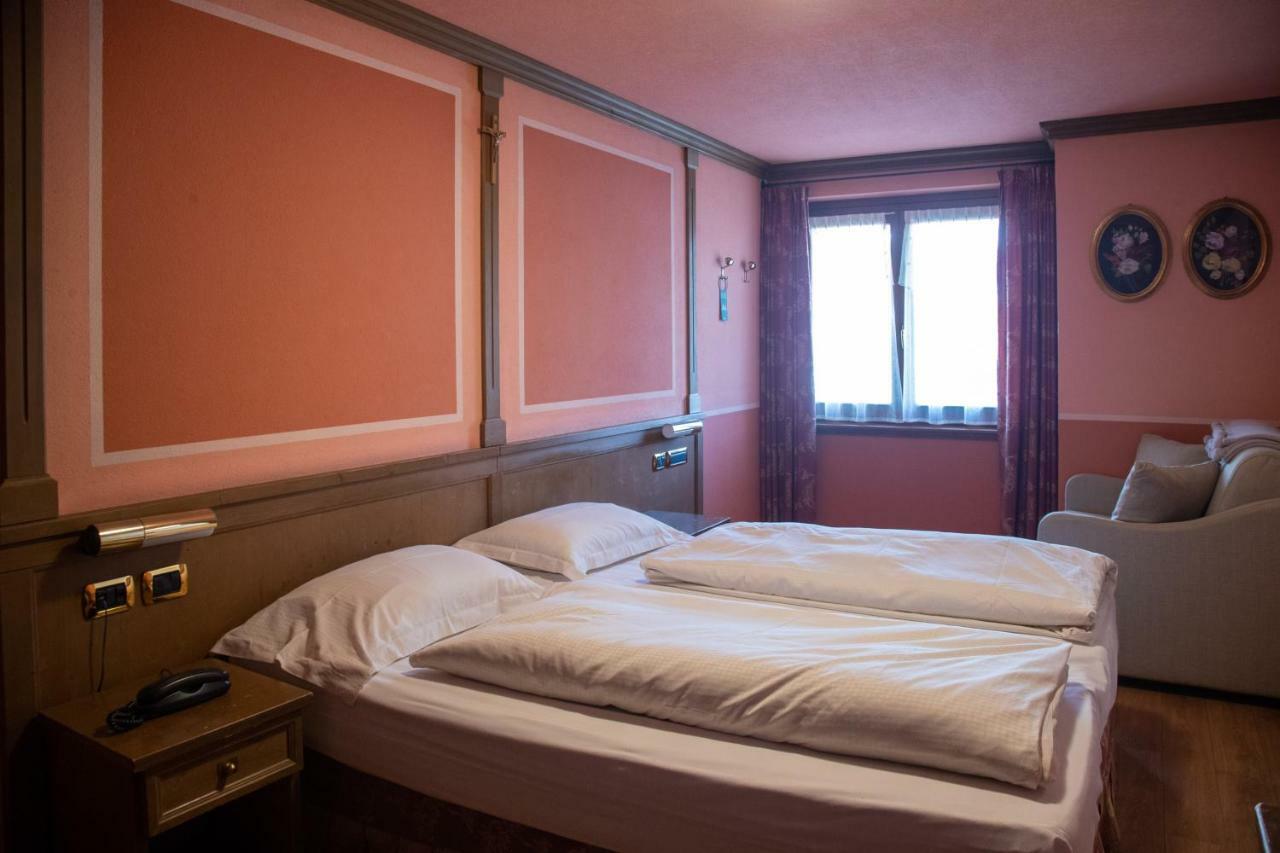 Hotel Compagnoni リヴィーニョ エクステリア 写真