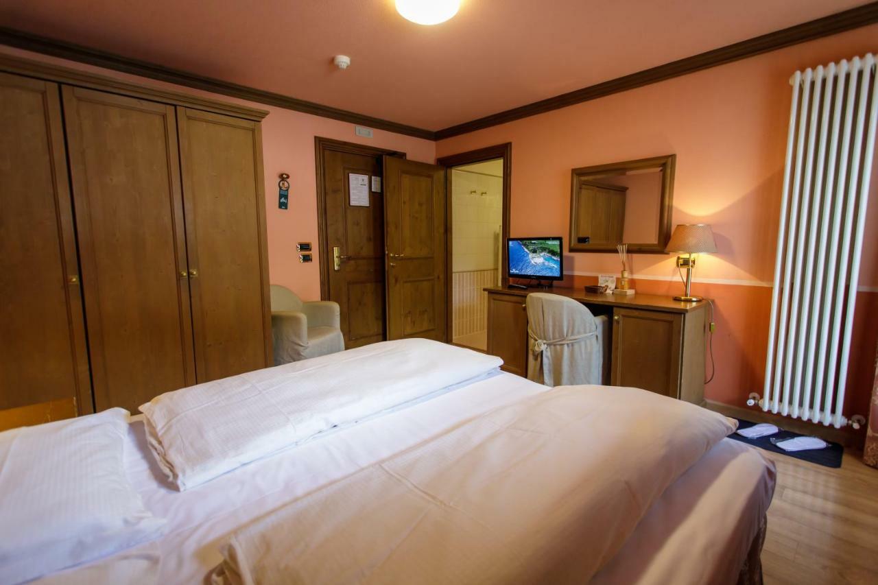 Hotel Compagnoni リヴィーニョ エクステリア 写真